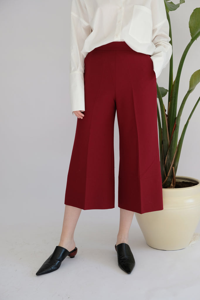  women's clothing, ethical clothing, dress, blouse, OhSevenDays, Burgundy trousers on a model