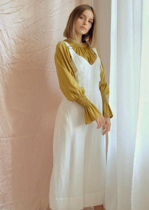  women's clothing, ethical clothing, dress, blouse, OhSevenDays, Woman wearing green blouse and white jumpsuit